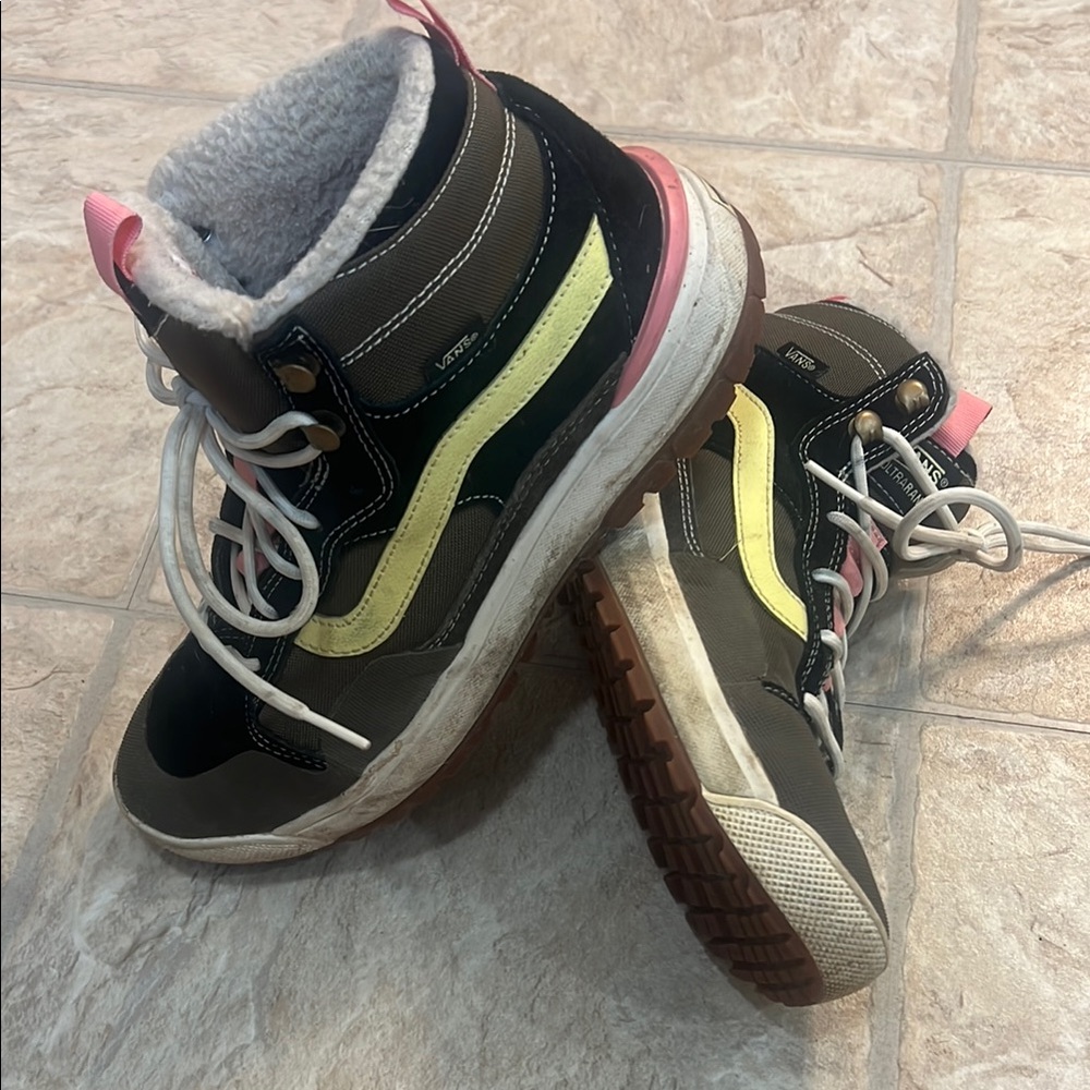 Vans Womens High-Top Fleece lined boots- Black, Pink, Yellow